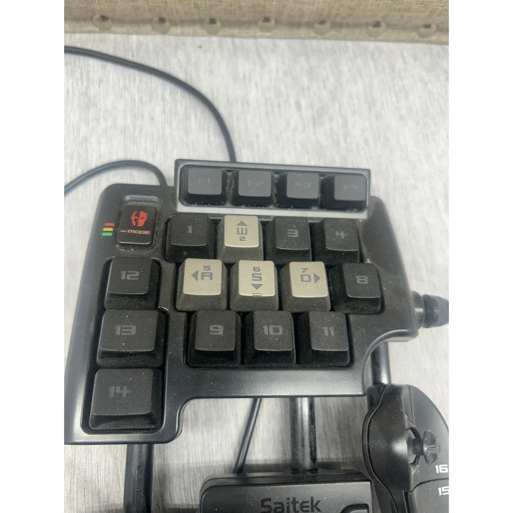 Saitek Cyborg Command Unit PC Gaming‎ Keypad Programmable USB Wired Black CCU01